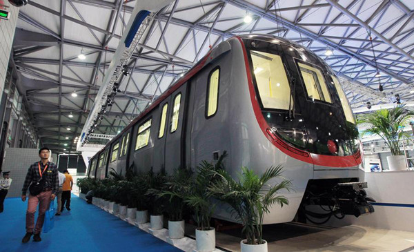 China's first driverless subway train is exhibited at Rail+Metro China 2014 in Shanghai, June 17, 2014. [Photo/Xinhua]