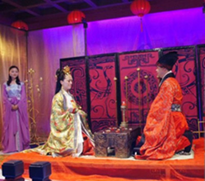 A Chinese wedding after the fashions of Tang Dynasty was recentlly held in Beijing.