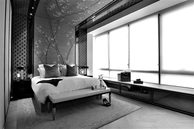 A Chinese buyer spent 200 million yuan on one of the most luxury apartments in Singapore.