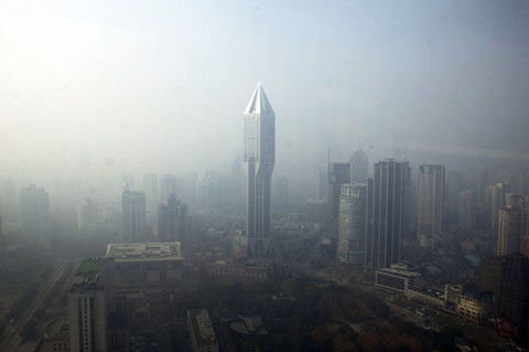 Many places in North China are haunted by smog since last weekend.