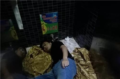 Man stuck in toilet trying to retrieve iPhone 8