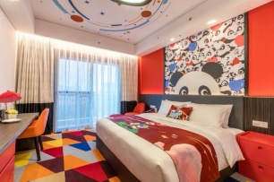 Chimelong to open panda-themed hotel