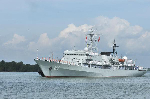 The Chinese Navy training vessel Zhenghe arrives at Port Kelang, State of Selangor, Malaysia, April 29, 2012. (Xinhua/Chong Voon Chung)