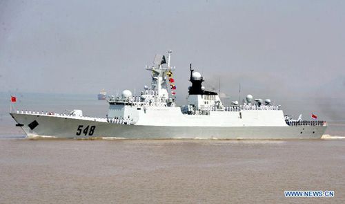 Frigate Yiyang sets sail at a port in Zhoushan, east China's Zhejiang Province, July 3, 2012. [Xinhua]