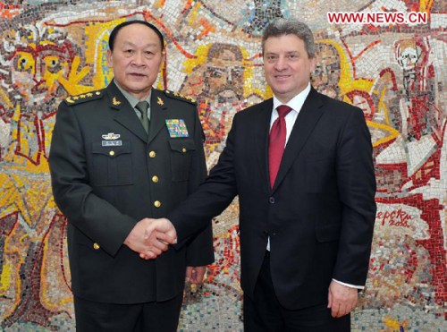 Macedonian President Gjorge Ivanov (R) shakes hands with visiting Chinese Defense Minister Liang Guanglie in Skopje, Macedonia, on Jan. 11, 2013. (Xinhua/Aleksandar Kovaceski)