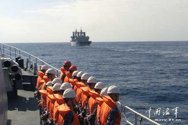 The 16th Chinese Navy escort fleet has extended its route for the first time to guard Chinese fishing vessels passing through the Gulf of Aden and waters off Somalia.