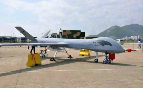 China's reconnaissance and strike drone Rainbow NO.4 has conducted a test flight and completed simulation target practice, marking a major step forward for Chinas unmanned technology.
