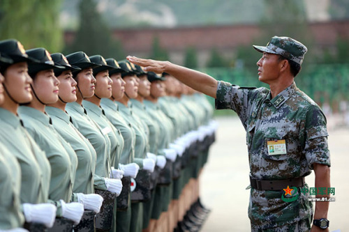 Female honor guards are trained at a camp in Beijing ahead of a military parade planned for September 3. Photo/81.cn
