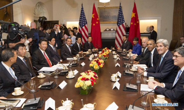Chinese President Xi Jinping (3rd L) holds talks with U.S. President Barack Obama (3rd R) in Washington D.C., the United States, Sept. 25, 2015. (Photo: Xinhua/Huang Jingwen)