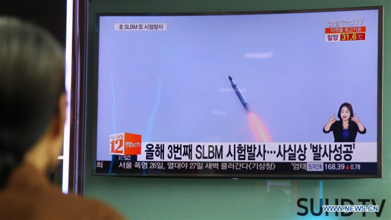 People watch a TV news program about the Democratic People's Republic of Korea (DPRK) ballistic missile launch, at Seoul Railway Station in Seoul, South Korea, Aug. 24, 2016. The DPRK on Wednesday test-fired a ballistic missile from a submarine off its east coast into the sea at a time of heightened tensions on the Korean Peninsula following the start of annual South Korea-U.S. war games, Seoul's military said. (Photo: Xinhua/Yao Qilin)