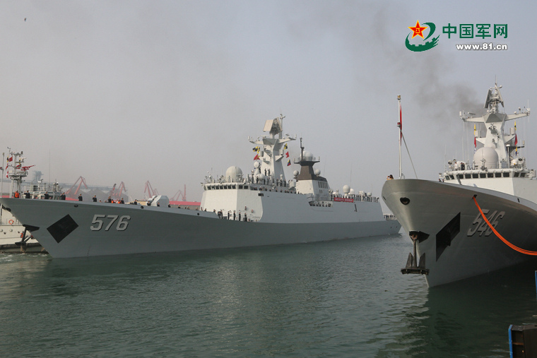 The guided-missile frigate Yancheng (Hull Number 576) of the PLA Navy prepares to set sail from Qingdao on October 18 to New Zealand, the U.S. and Canada for exercises and visits. (Photo/81.cn)