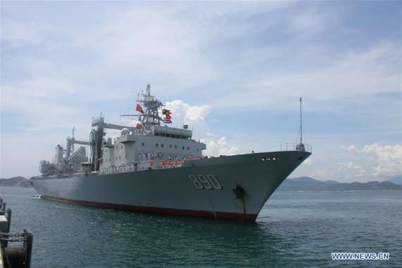 Photo taken on Oct. 22, 2016 shows the supply ship Chaohu arriving at Cam Ranh port, Vietnam, Oct. 22, 2016.  (Photo: Xinhua/Le Yanna)