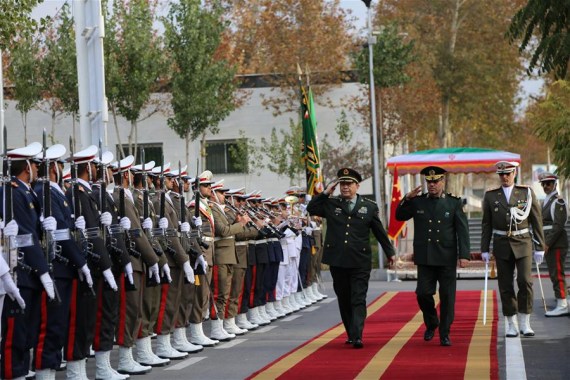  Chinese Defense Minister Chang Wanquan (3rd R Front) and Iranian Defense Minister Hossein Dehqan (2nd R Front) inspect guards of honor in Iran's capital Tehran, Nov. 14, 2016. (Photo: Xinhua/Mu Dong)