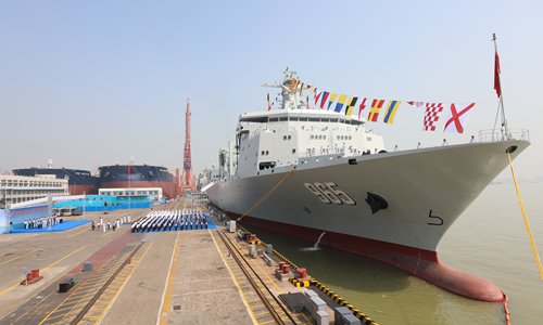 New comprensive supply ship Hulun Nur (Hull 965) joined the PLA Navy in southern China's Guangzhou city on Sept.1, 2017. (Photo/ChinaMil)