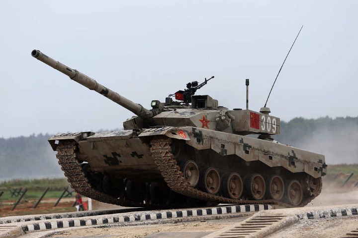 Nation will never engage in arms race, PLA official asserts