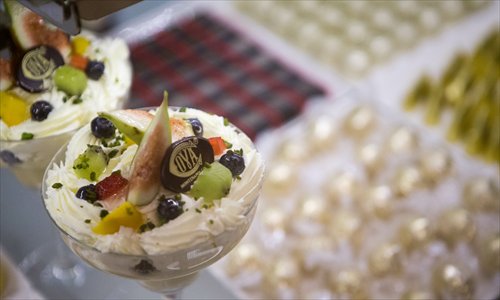 Luxury-branded restaurants should expand their sales model and add more diverse elements to their brand, experts say. (Photos: Li Hao/GT)