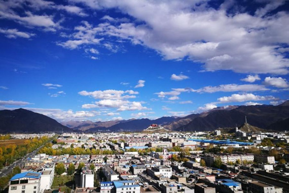 The intoxicating blue sky in China's Tibet autonomous region. (Photo/Provided to China Daily)