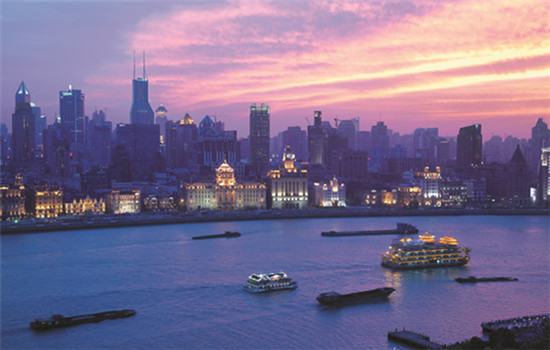 A view of the Bund from Pudong Shangri-La, East Shanghai. (Photo provided to chinadaily.com.cn