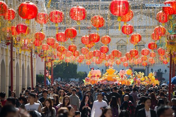Tourists visit the Largo Do Senado in Macao, south China, on Feb. 1, 2017, during China's Lunar New Year holiday. (Xinhua/Cheong Kam Ka)