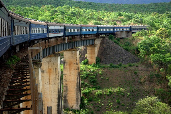 The TAZARA Railway links the Tanzanian port of Dar es Salaam with the town of Kapiri Mposhi in Zambia.(Photo by Richard Stupart for China Daily)