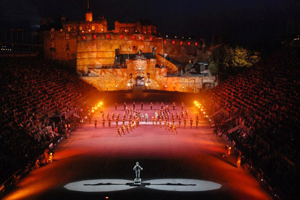 Performance by the Military Band of the Chinese People's Liberation Army in 2015.(Photo/China Daily)