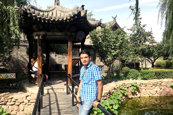 Inbound tourism numbers are on the rise, thanks in part to a growing number of overseas Chinese language students making visits to the country. (Photo by Yang Feiyue/China Daily)