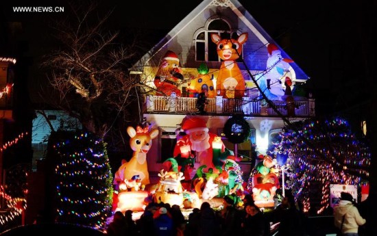 Photo taken on Dec. 16, 2017 shows the Christmas lights and decorations in Dyker Heights of Brooklyn, New York, the United States. (Xinhua/Qin Lang)