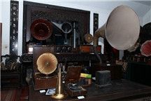 Private gramophone collection in Dalian goes public