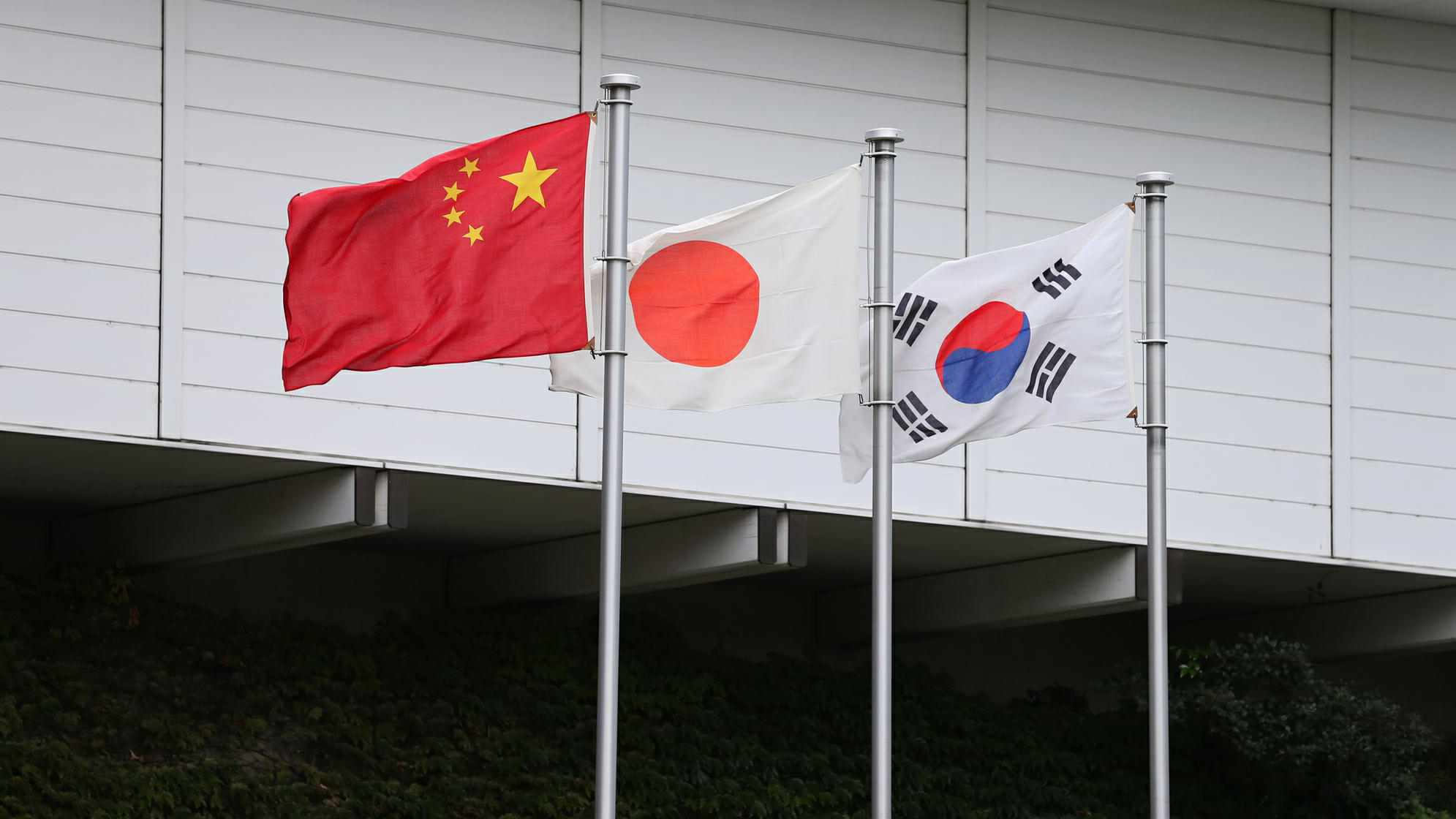 China, Japan, South Korea gather for FTA talks