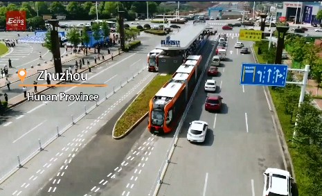 World's first smart bus begins test operation in central China