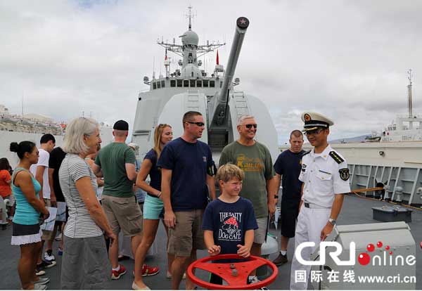 Lots of US falimies paid a visit to a Chinese fleet taking part in the Rim of the Pacific (RIMPAC) multinational naval exercise.