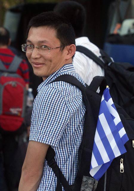 A Chinese evacuee from Libya arrives at Piraeus port, Greece, on Aug 2, 2014. [Photo/Xinhua]