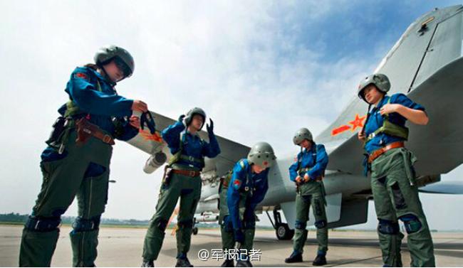 Five women, who have just joined the PLA August 1st Air Demonstration Team, each have more than 750 hours flying experience in four types of aircraft, according to China's Air Force. [Photo/mil.com.cn]
