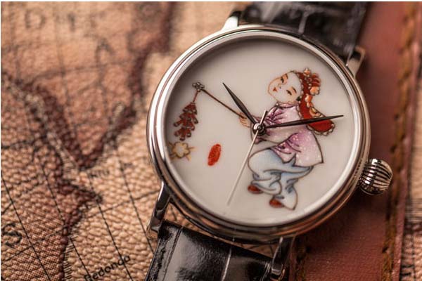 A porcelain watch by designer Zhang Shuyang. [Photo provided to China Daily]