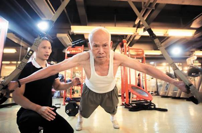 93-year-old 'muscular grandpa' goes viral