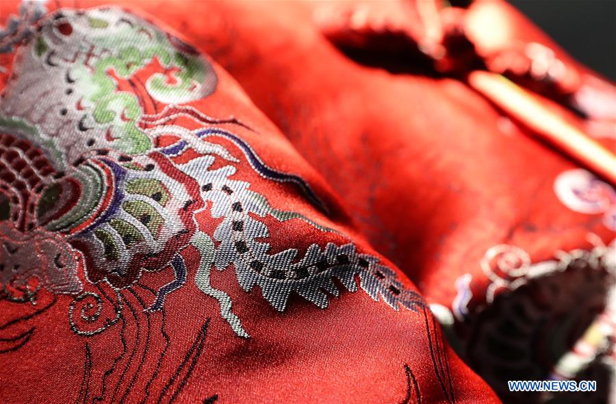 Silk company dedicated in inheriting and developing Song brocade