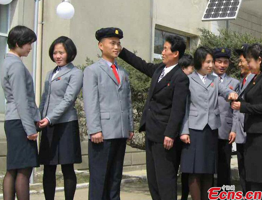 DPRK unveils new school uniforms (1/4)