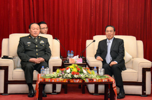 Choummaly Sayasone (R), General Secretary of the Lao People's Revolutionary Party (LPRP) and President of Laos, meets with visiting Chinese Defense Minister Liang Guanglie in Vientiane, Laos, Sept. 7, 2012. (Xinhua/Liu Ailun)
