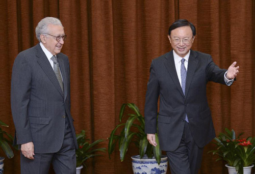 Chinese Foreign Minister Yang Jiechi (R) holds talks with Lakhdar Brahimi, the joint special representative of the United Nations and the Arab League for Syria, in Beijing, capital of China, Oct. 31, 2012. (Xinhua/Wang Ye) 