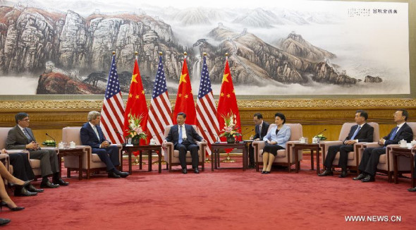 Chinese President Xi Jinping (3rd L) meets with US Secretary of State John Kerry (2nd L) and Treasury Secretary Jacob Lew (1st L) in Beijing, July 10, 2014. (Xinhua/Huang Jingwen)