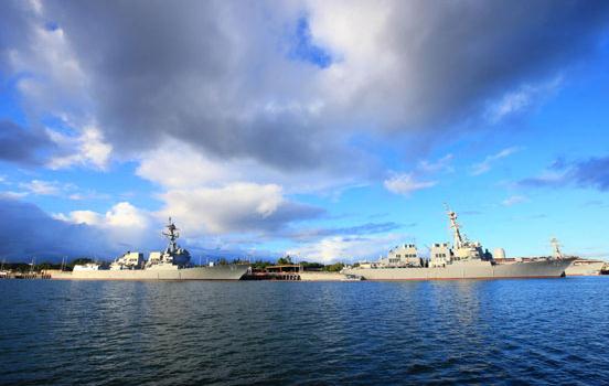 Pearl Harbor is located on the island of Oahu, Hawaii, west of Honolulu. Much of the harbor and surrounding lands is a United States navy deep-water naval base. It is also the headquarters of the United States Pacific Fleet. [Photo/Xinhua]  