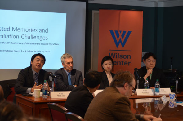 Experts and scholars talk about Japan and the Asia Pacific on the 70th Anniversary of the end of the WWII at the Wilson Center on Wednesday. (Photo: China Daily/Sheng Yang )