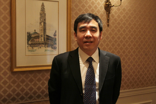 Tian Guoli, chairman of Bank of China, said in New York on Monday that the One Belt One Road initiative will help bridge China with the rest of the world. The countries and populations along the new economic belt represent numerous opportunities, he said. (Photo: Amy He/China Daily)  