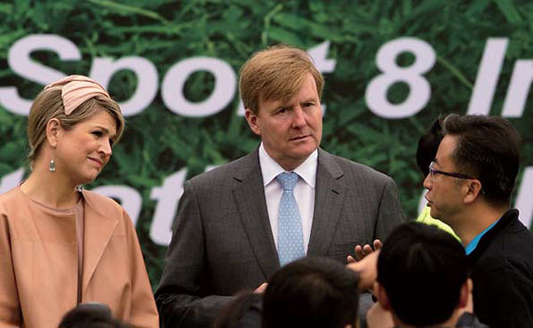 King Willem-Alexander of the Netherlands (center), begins his visit to China on Sunday. (Photo: China Daily/Wei Xiaohao)