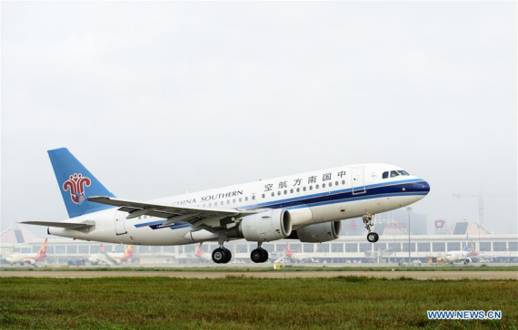  A civilian aircraft took off from the Meilan Airport of Haikou, capital of south China's Hainan Province, Jan. 6, 2016. China successfully carried out test fights of two civilian aircraft on Wednesday on a newly-built airfield in the Nansha Islands of the South China Sea. (Photo: Xinhua/Chen Yichen)