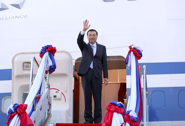 Chinese Premier Li Keqiang arrives in Vientiane to start his first official visit to Laos on Sept 6, 2016. (Photo/provided to chinadaily.com.cn)