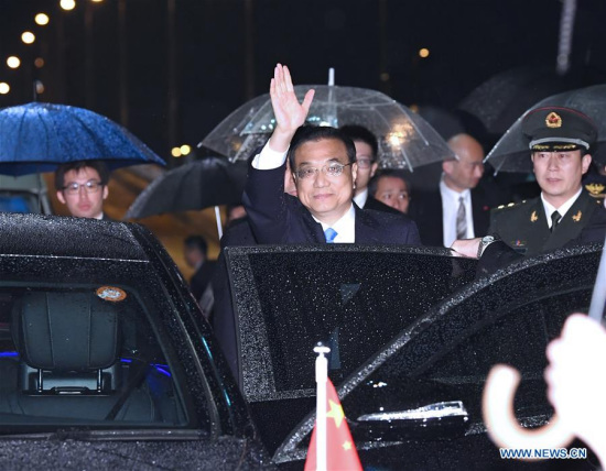 Chinese Premier Li Keqiang arrives in Tokyo, capital of Japan, for an official visit to Japan and the 7th China-Japan-Republic of Korea (ROK) leaders' meeting, May 8, 2018. (Xinhua/Rao Aimin)