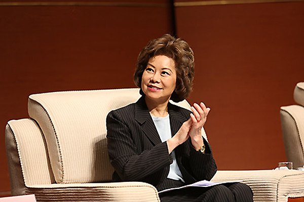 Former US labor secretary Elaine Lan Chao visits Peking University on Oct 21, Beijing.(Photo/tsinghua.edu.cn)