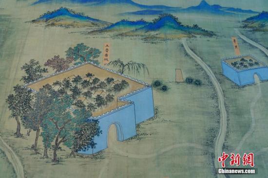 part of the painting Landscape along the Silk Road. (Photo: China News Service/Du Yang)