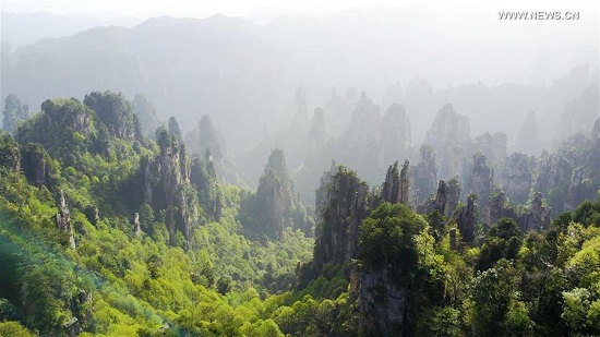 The Tianzishan scenic area is seen in Zhangjiajie, central China's Hunan Province, April 18, 2017. Zhangjiajie is a famous tourist destination in Hunan Province. (Xinhua/Chen Yehua)